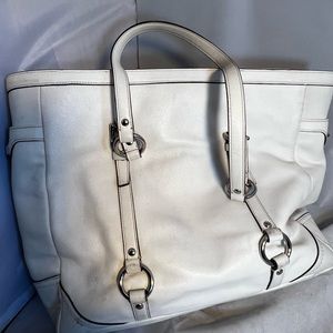 Nice Coach leather white shoulder bag